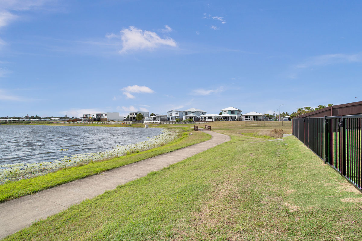 AL-Backview-lake